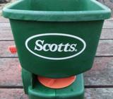 Fertilizer spread - Scotts hand spreader in excellent condition