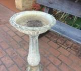 Garden bird bath