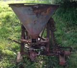 Garden Art Super Spreader