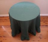 Decorative table cloths x 2 Green and Pink
