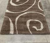 Shaggy rug wool in excellent condition like new hardly been used
