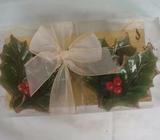 2 DUSK CHRISTMAS HOLLY GREEN LEAVES FLOATING CANDLES 9CM NEW