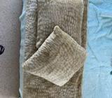 Beige throw blanket & 2 cushions