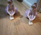 2 figurines