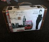 Audrey Hepburn / London small case