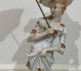Beautiful porcelain figurine in very good condition