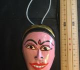 ?Distressed grand Hyatt mask decoration. Nic's homewears