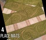 4 x place mats