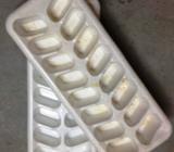 2 ice trays