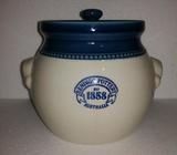 Bendigo Pottery Biscuit Barrel