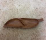 Retro wooden leaf severing dish