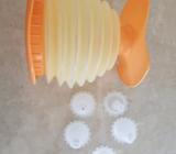 Tupperware Squeeze It Piping / Icing Ball With Nozzles