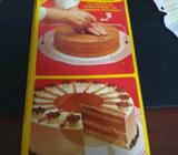 Vintage Simplex wire cake cutter