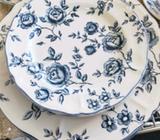 Set of 8 plates