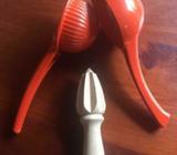 2 Hand Juicers
