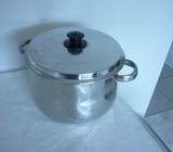 Stainless steel cooking pot good quality little used as new condition