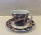 Dinnerware set