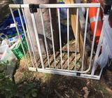 Children s safety gate