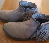 CLARKS WINONA SIZE 31E