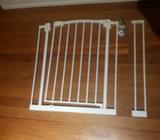 Baby gate and 10cm extension