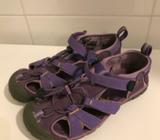 Near new Kids Keen sandles size US3