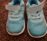 NIKE revolution 4 runners