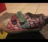 Sneakers size 6