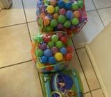 Ball pit paddling pool with two bags of balls
