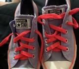 Girls size 1 converse excellent condition