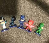 5 Pj mask figurines