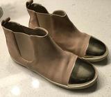 Girls Casual boots With Gold toe caps Seed size 34 approx US 3