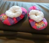 Size 5/6 paw patrol slippers NEW