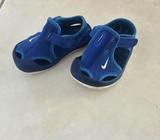 Baby Nike size 3 (6-9months)