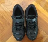 Asics US 2 kids children's leather trainers excellent like New