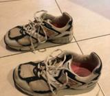 New balance kids runners size 5