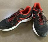 Kids Asics Runners Size 5-6 Senior