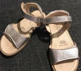 Old soles sandals 28