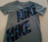 Boys Nike top sz 6