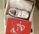 Girls Clarks White/Fuchsia Runner Size 4E