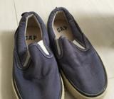Gap sneakers kids size 9, great condition $5