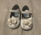 Beautiful toddlers sandals size 4