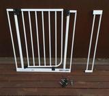 Pet gate baby gate