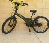 BOYS TREK BICYCLE: 20 inch TYRES