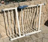 Lyndam Baby Gate - with one extension