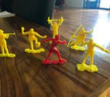 6 Plastic Sports figures