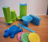 Kinetic Sand with toys and tray
